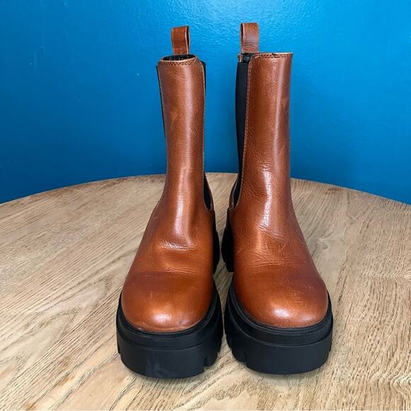 Gianni Bini Downtown Lug Sole Chelsea Boots Women’s Size 6 Tan Leather Platform - Picture 3 of 8